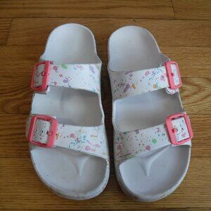 Childrens Place Girls Size 3 (Big Kid) White Slide Sandals